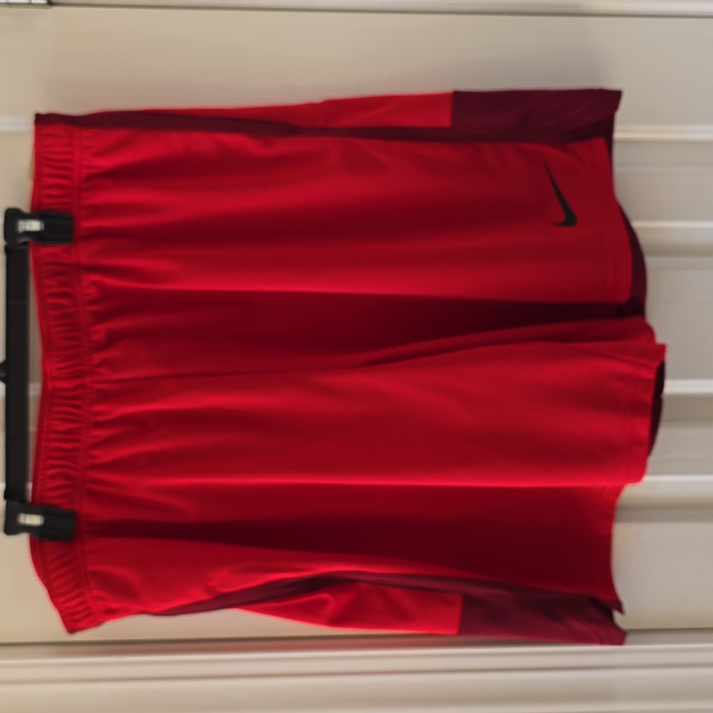 NIKE SIGNATURE MENS BIG AND TALL RED AND BURGUNDY ATHLETIC SHORTS SIZE 4XL
